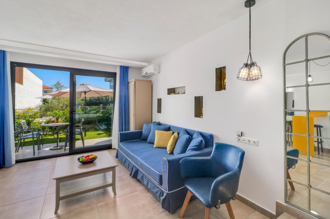 Theros Villas&Suites Chrysi Ammoudia Exterior foto